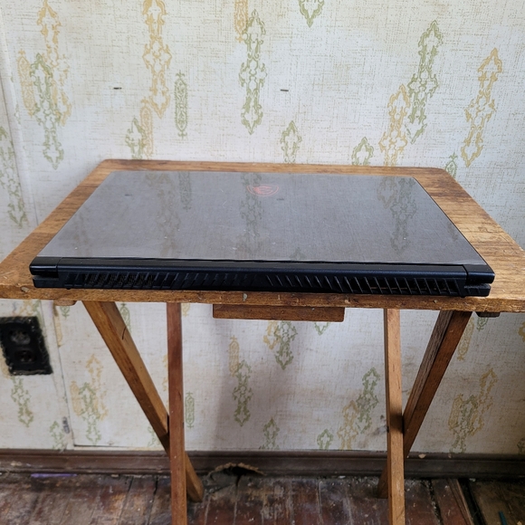 Laptop - Picture 5 of 9